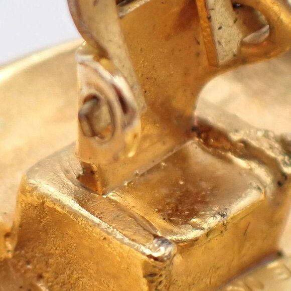 CHANEL CC Logo Round Button Earrings Clip-On 2 5 Gold Vintage - Picture 7 of 9